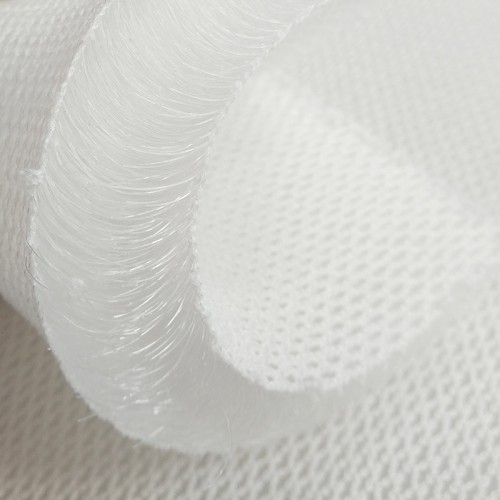 3D poliestera siets 20mm, balts. Pl. 220cm, bl. 1200g/m². Rullis 10m