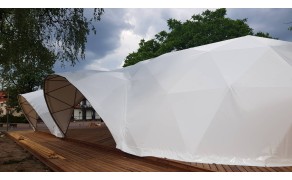 PVC tentu materiāls , balts. Bl.600 g/m2. Pl.204 cm. Rullis 70 m.