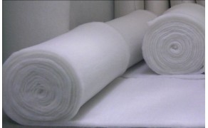Polyester Padding, weight 150g/m², width 150cm. Thickness 15 mm. Price per roll 25m, 21% VAT incl.