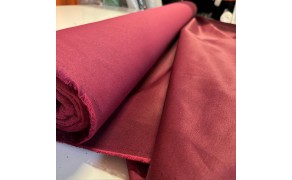 Ūdeni, netīrumus atgrūdošs aud. 03C, bordo. Bl.234g/m², pl.150cm. Kokvilna 54%, poliesters 46%. Cena ar PVN par tekošo metru. Bezmaksas piegāde