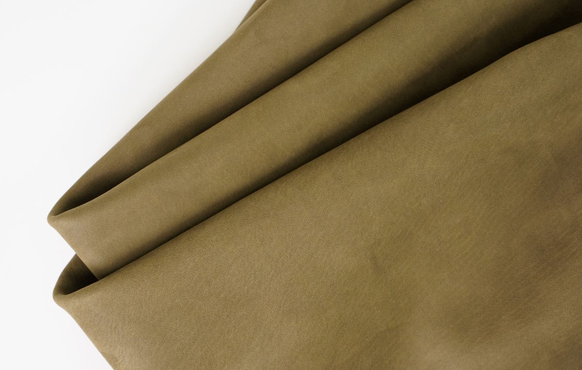 Ткань Canvas, водоотталкивающая, вощеная. Цвет хаки. Пл.470 g/m2. Шир.152cm. Цена указана за рулон (10m) с НДС. Бесплатная доставка