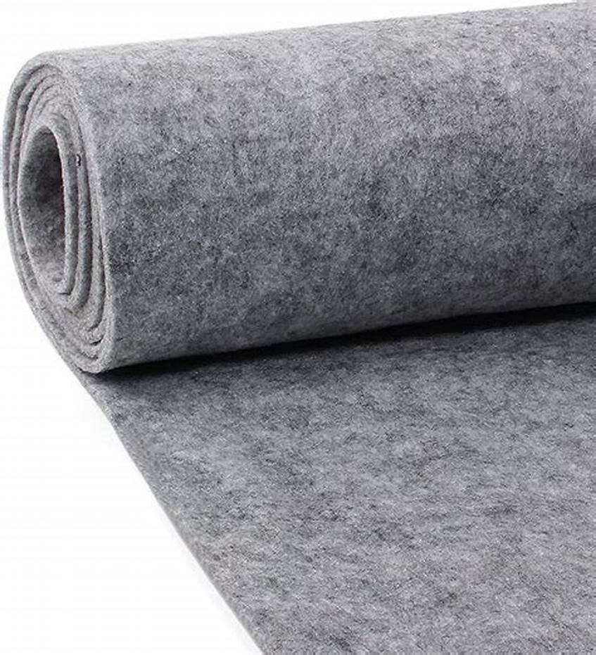 Felt 8 mm, weight 750g/m², width 160cm. 100% polyester. Price per 30m roll VAT incl.