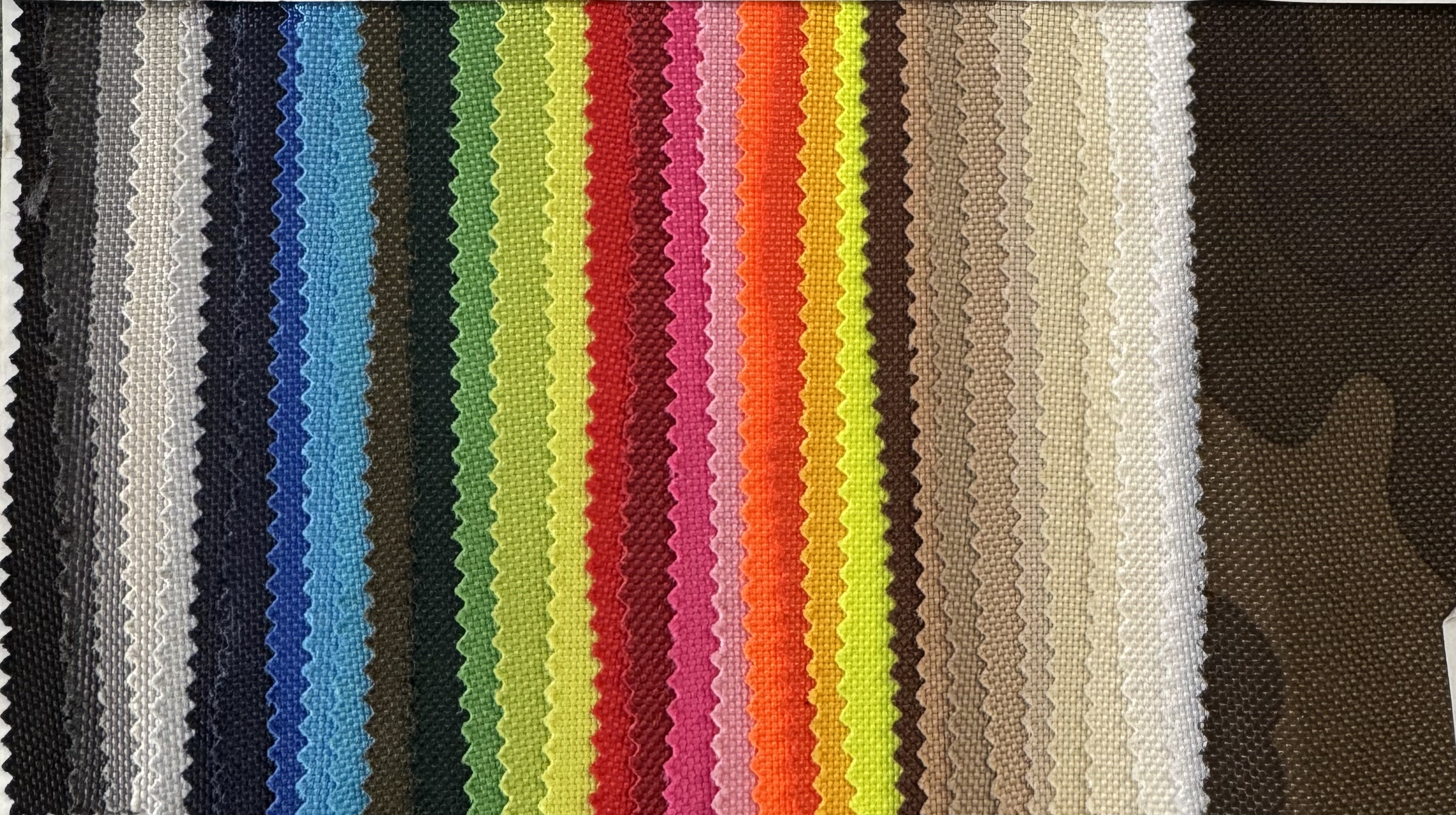 Ткань Oxford. Пл.200g/m². Шир.160cm. 100% полиэстер. Цена за рулон 70м. Бесплатная доставка по всей Прибалтике!