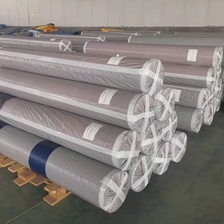 Polyethylene (tarpaulin) material. Weight 200g/m², width 200cm. Price per roll 100m, VAT incl.
