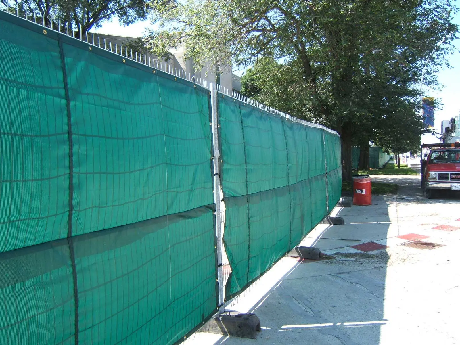 Tents 1,5x4m, bl.70 g/m². Cena norādīta ar PVN par gab. Bezmaksas piegāde (Omniva)!
